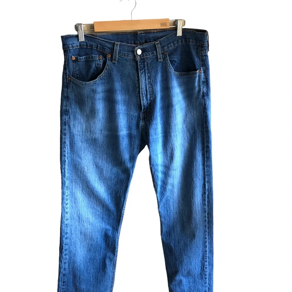 Levi's 505 Straight Leg Jeans. Medium Wash. Extra Tall. Size 36W x 34L